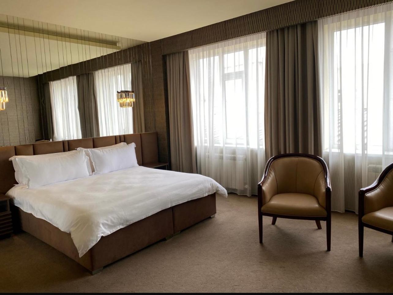 Barhat Hotel & Spa Тараз Экстерьер фото