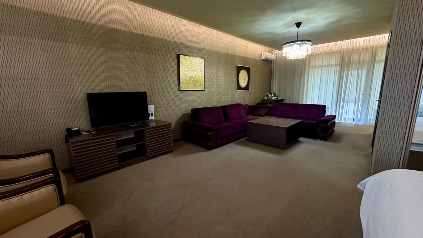 Barhat Hotel & Spa Тараз Экстерьер фото