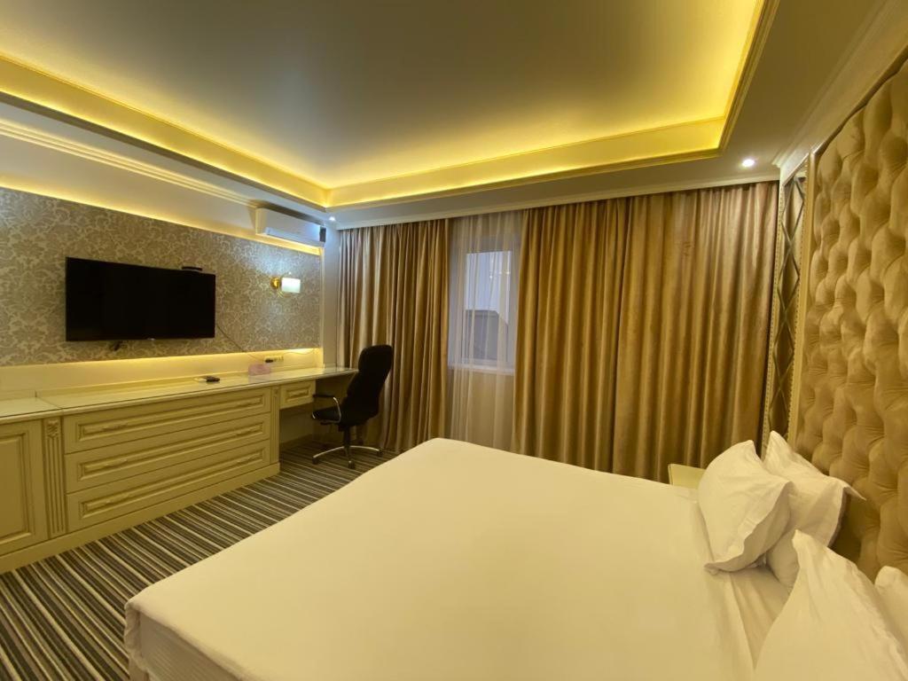 Barhat Hotel & Spa Тараз Экстерьер фото